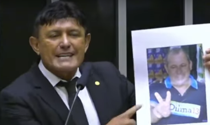 Deputado federal Éder Mauro (PL-PA) discursa no plenário da Câmara