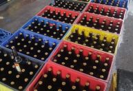 PM prende 14 pessoas por falsificação de cervejas no interior de SP