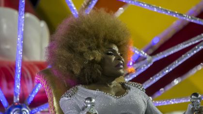 Elza Soares em apresentação da escola de samba Mocidade Independente de Padre Miguel, no Carnaval do Rio de 2020