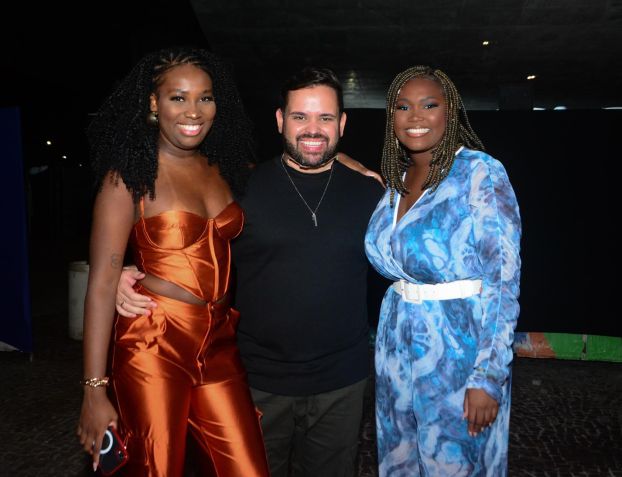 Leidy Elin, Michel e Raquele curtem "Praiou" da dupla Matheus e Kauan no Rio de Janeiro / Webert Belicio/Agnews