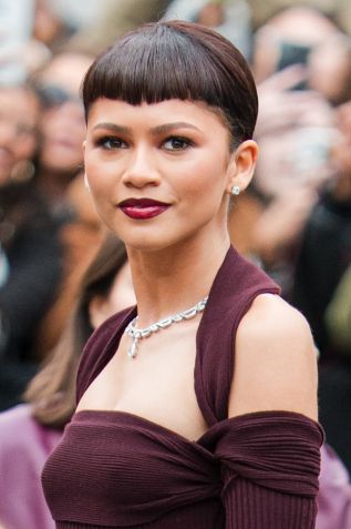 Zendaya já utilizou a tendência das micro franjas / Claudio Lavenia/Getty Images