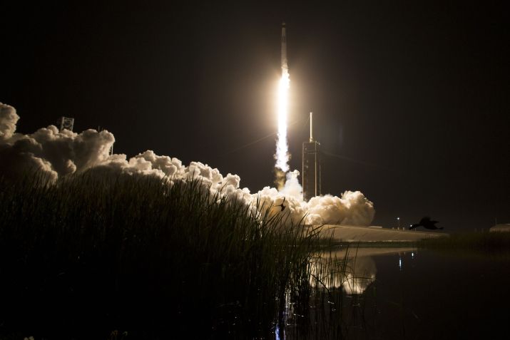 Nasa e SpaceX lançam foguete Falcon 9 para a Estação Espacial Internacional com quatro triupulantes / Aubrey Gemignani/Nasa via Getty Images