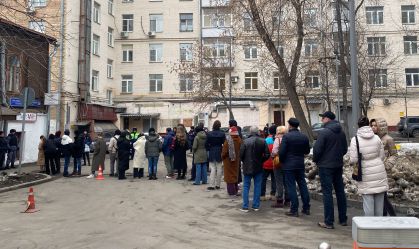 Filas em locais de votação na Rússia crescem subitamente em protesto de oposição a Putin