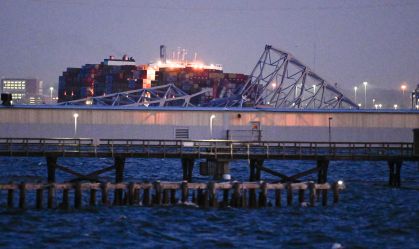 Navio perdeu energia antes de colidir com ponte nos EUA e emitiu alerta, diz governador
