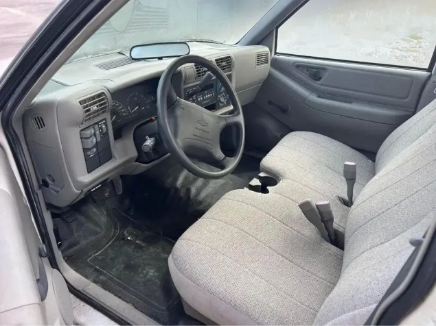 Por dentro, quase tudo era perfeitamente igual ao da S10 a combustão / Reprodução/Facebook