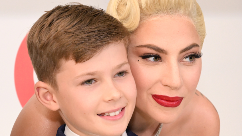 Zachary Jackson Levon Furnish-John e Lady Gaga | Foto: Michael Kovac/Getty Images for Elton John AIDS Foundation