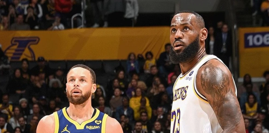 LeBron James e Stephen Curry em jogo da NBA