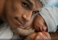 Receba! Com homenagem inusitada a CR7, nasce primeiro filho de Luva de Pedreiro
