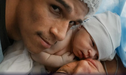 Receba! Com homenagem inusitada a CR7, nasce primeiro filho de Luva de Pedreiro