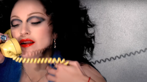 Madonna no videoclipe de &quot;Hollywood&quot;