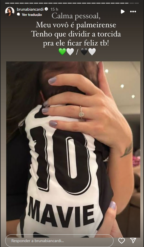Mavie com uniforme do Santos. / Reprodução / Redes Sociais