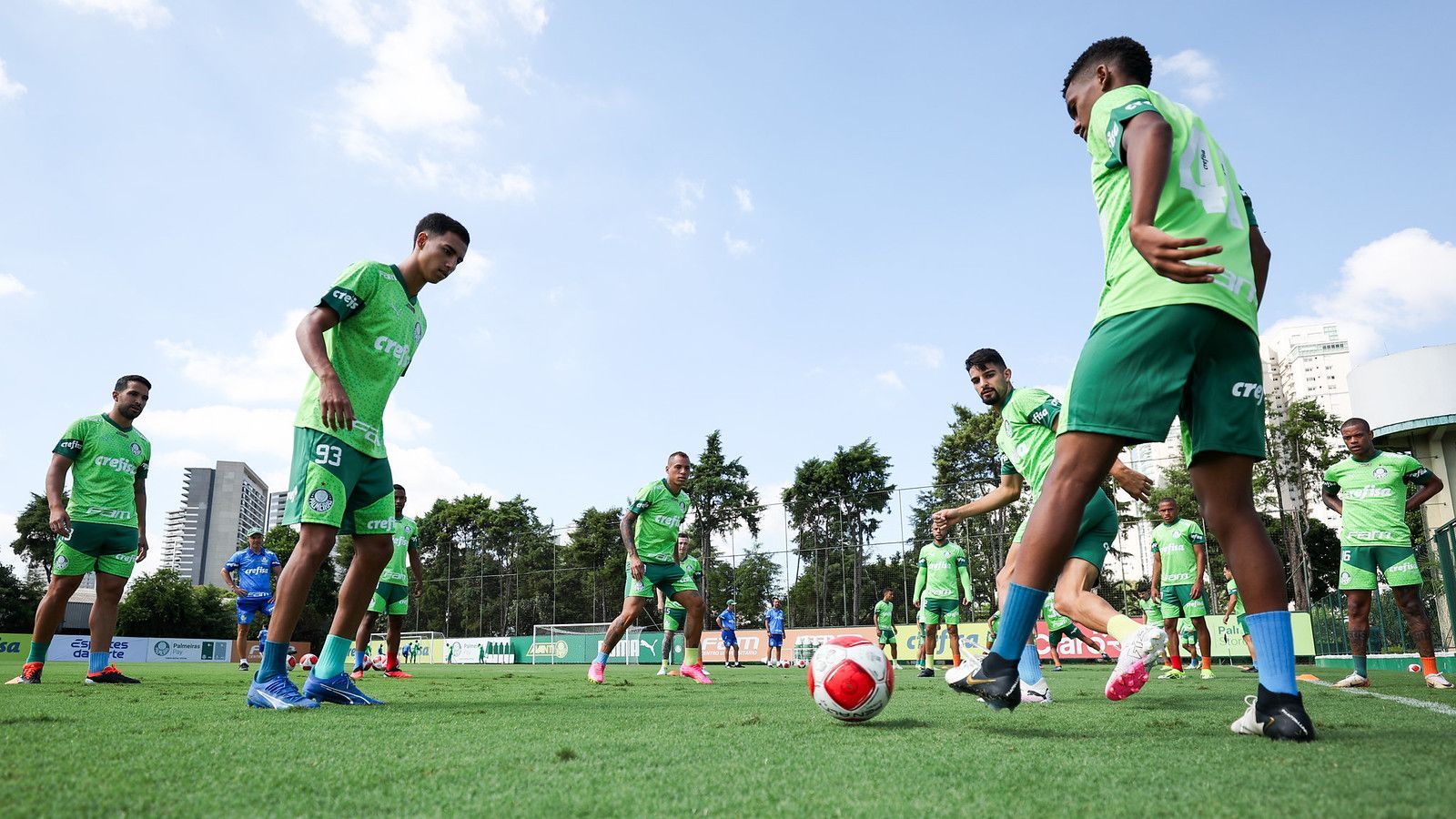 Galera do Click visita a Academia de Futebol do Palmeiras em Dia Internacional da Síndrome de Down
