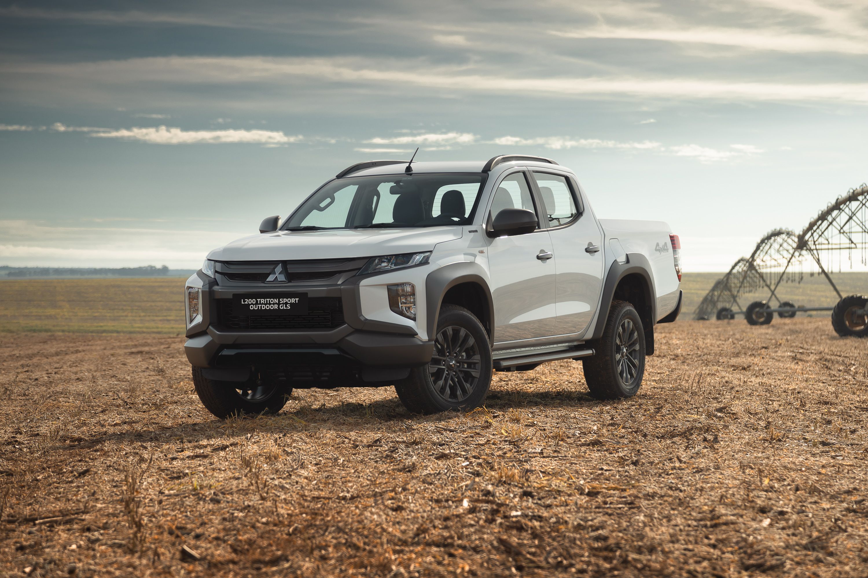 Mitsubishi L200 Triton Sport GLS chega ao mercado