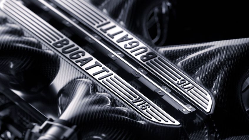 Novo motor V16 da Bugatti que estreará em junho no novo modelo da marca francesa / Foto: Divulgação/Bugatti