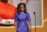 Oprah Winfrey se emociona ao contar sua jornada para perder peso