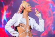 Pabllo Vittar faz mistério e revela já ter ficado com jogador de futebol