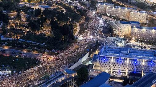 Dezenas de milhares de pessoas foram às ruas de Jerusalém em 31 de março de 2024 para manifestação contra o governo de Benjamin Netanyahu