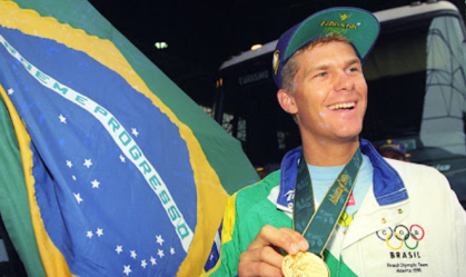 Robert Scheidt com o ouro em Atlanta 1996
