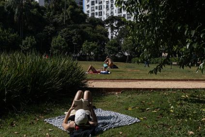Movimentação no Parque Augusta. na região central de São Paulo, durante tarde de calor intenso
