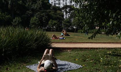 Movimentação no Parque Augusta. na região central de São Paulo, durante tarde de calor intenso