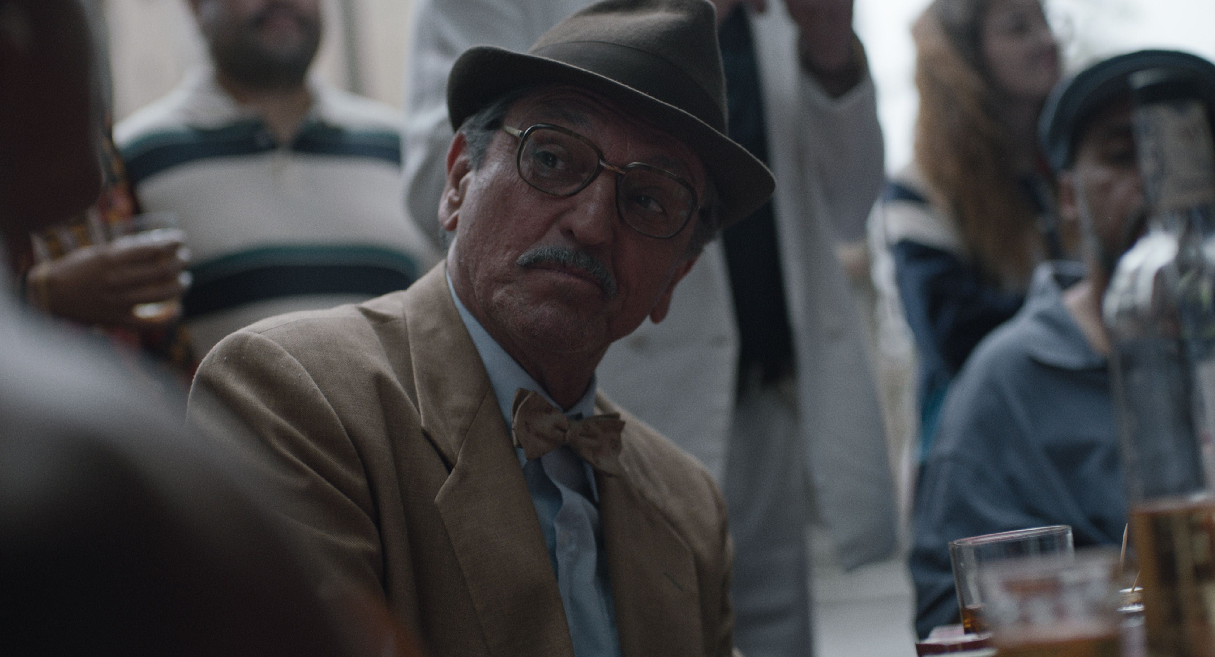 O cantor e ator Paulo Miklos em "Saudosa Maloca"