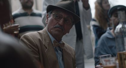 O cantor e ator Paulo Miklos em "Saudosa Maloca"