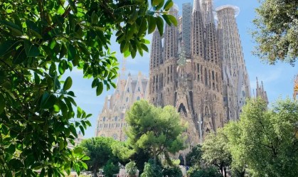 Papa Francisco coloca arquiteto Gaudí no caminho para se tornar santo