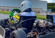 Piloto brasileiro da Fórmula E tem projeto social com kart para crianças