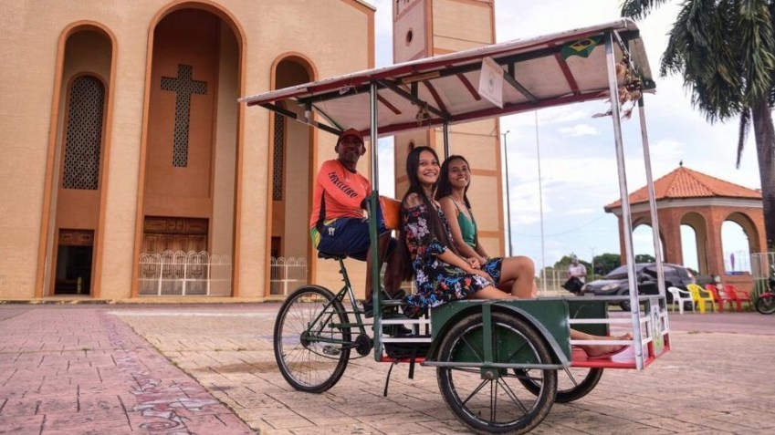 Triciclo em Parintins / Tacio Melo/Amazonastur