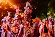 Erika Januza e Lore Improta brilham em desfile da Viradouro em Niterói