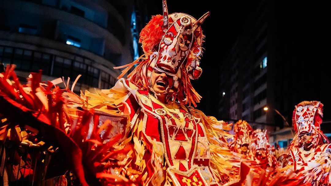 Unidos do Viradouro desfilou em Niterói um mês após vencer o Carnaval de 2024