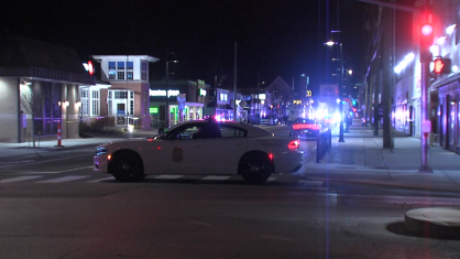 Um tiroteio dentro de um bar na Broad Ripple, em Indianápolis, deixou uma pessoa morta e cinco feridas