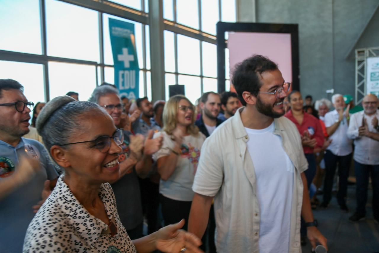 A ministra Marina Silva com o deputado federal Túlio Gadêlha (Rede-PE) no lançamento da pré-candidatura dele a prefeito do Recife