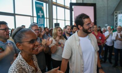 Apoiado por Marina Silva, Túlio Gadêlha lança pré-candidatura à Prefeitura do Recife