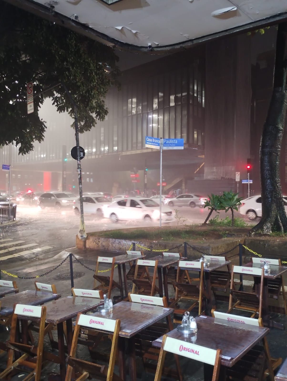 Chuva na região da Avenida Paulista / Carol Gregnanin/CNN