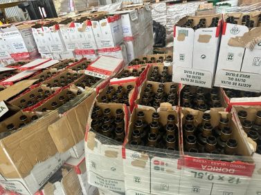 Segundo a polícia, quadrilha misturava óleo de soja no azeite para aumentar o rendimento e vendia o produto como se fosse azeite extravirgem