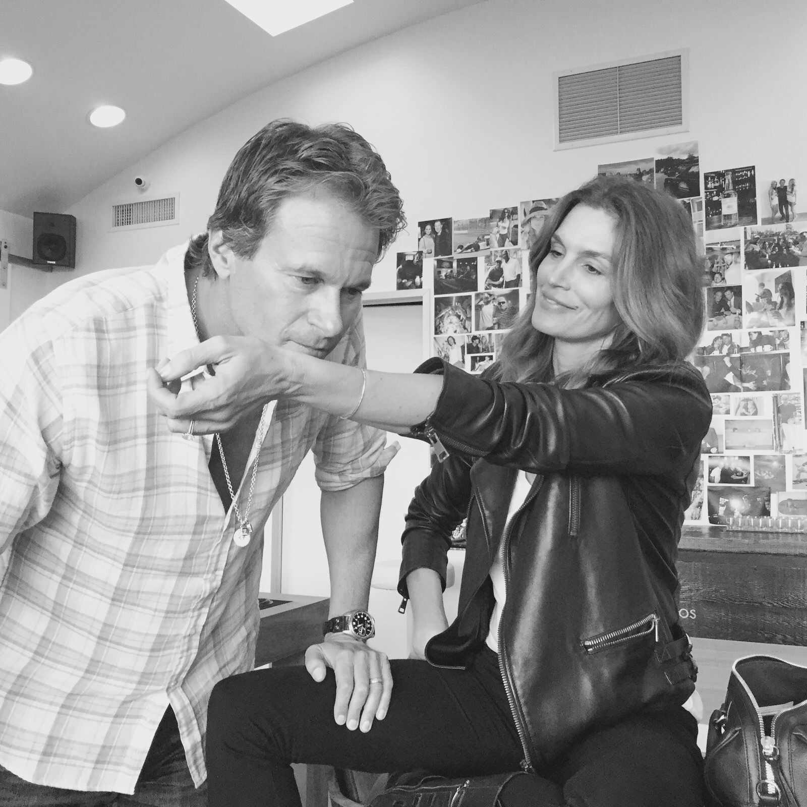 O marido de Cindy Crawford, Rande Gerber, presenteou a modelo com uma fragrância personalizada em seu aniversário. / Arquivo Pessoal