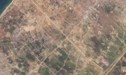 Estrada israelense que divide Gaza em duas chega ao Mediterrâneo, mostram imagens de satélite