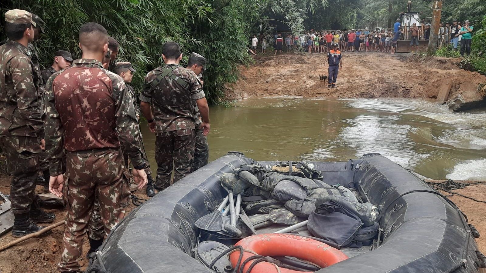 exército chuva Ubatuba