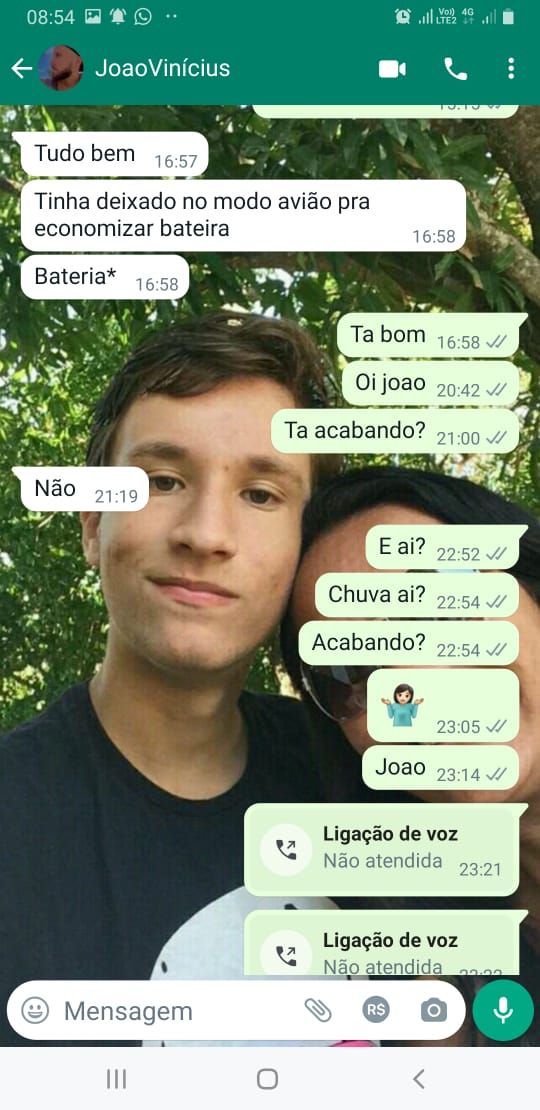 Última troca de mensagens entre João Vinícius e a mãe; jovem foi eletrocutado durante evento no Rio de Janeiro / Reprodução
