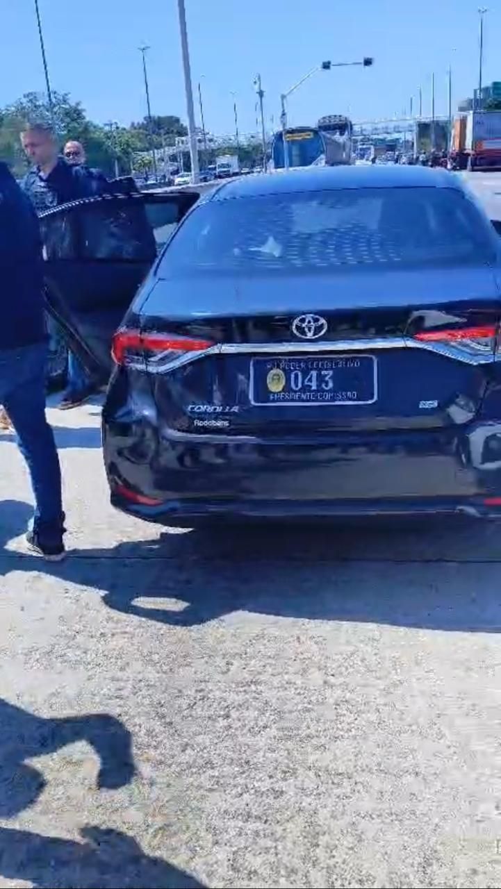 Carros oficiais envolvidos no acidente / Reprodução