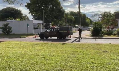 PF faz busca e apreensão na casa de Mauro Cid