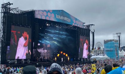 palco do cantor xamã no lollapalooza