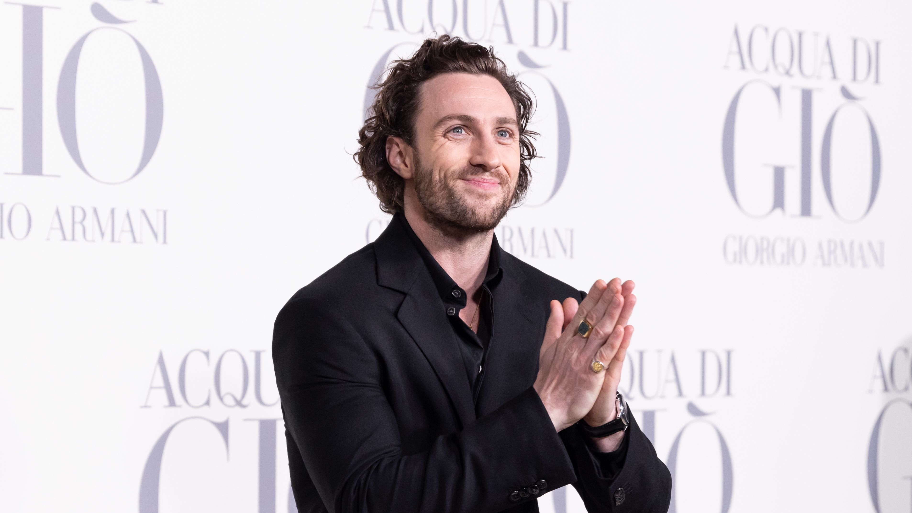 Aaron Taylor-Johnson viveu John Lennon em "O Garoto de Liverpool" e Mercúrio em " Vingadores: Era de Ultron"