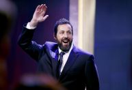 Adam Sandler lidera lista de atores mais bem pagos de 2023; veja top 10
