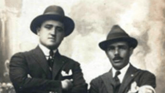 Afrânio da Costa, ao lado de Guilherme Paraense, de braçadeira branca