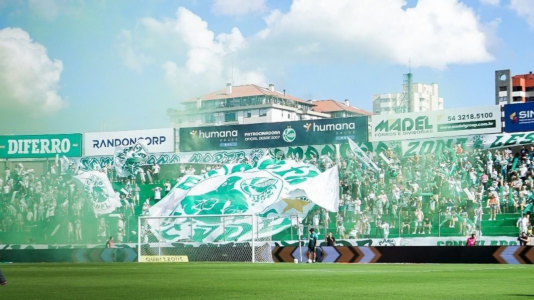 Torcida do Juvendude no Estádio Alfredo Jaconi, em Caxias do Sul