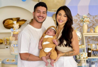 Arthur Aguiar veste filho de pãozinho em 