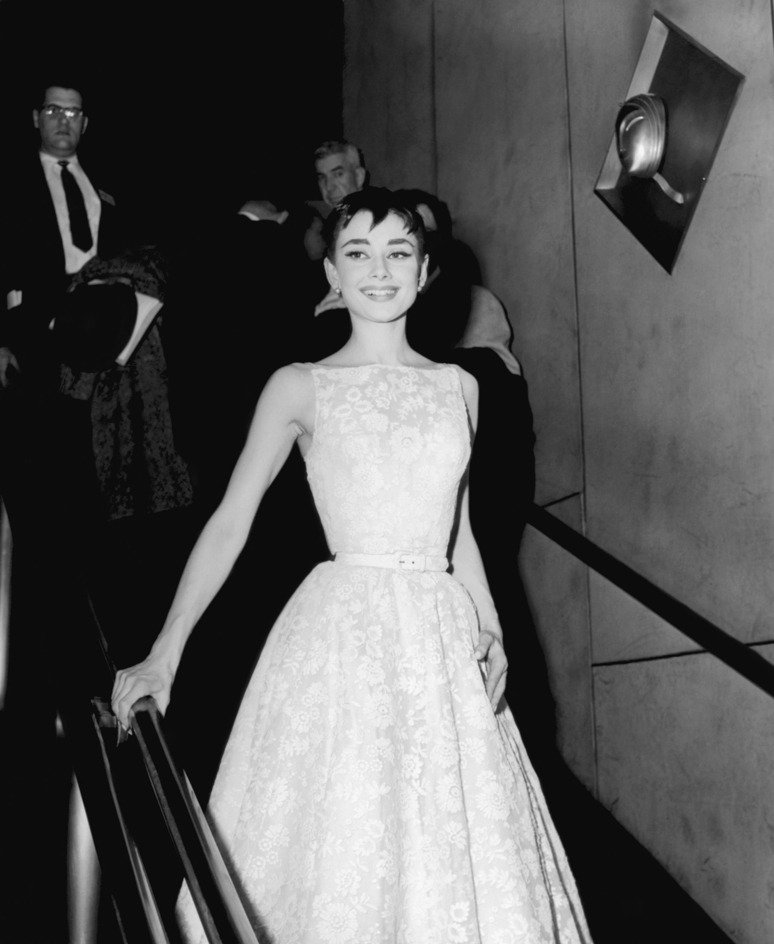 Audrey Hepburn no Oscar de 1954 • NBCU Photo Bank/NBCUniversal via Getty Images via Getty Images)