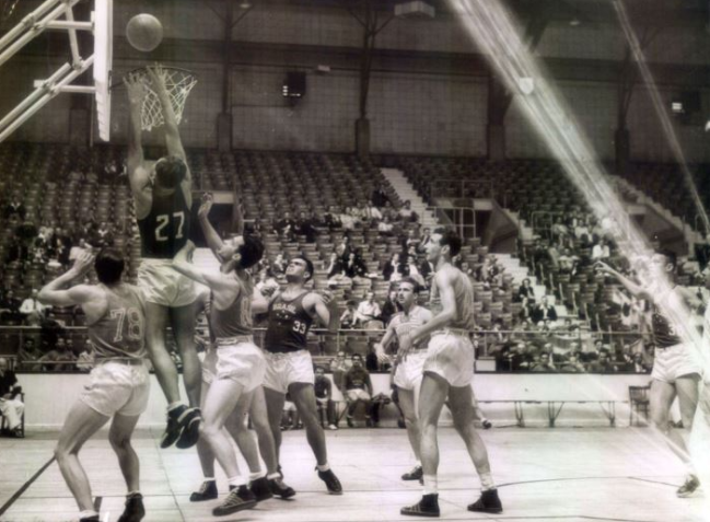 Seleção Brasileira de Basquete Masculino foi bronze em Londres-1948 / Arquivo / CBB